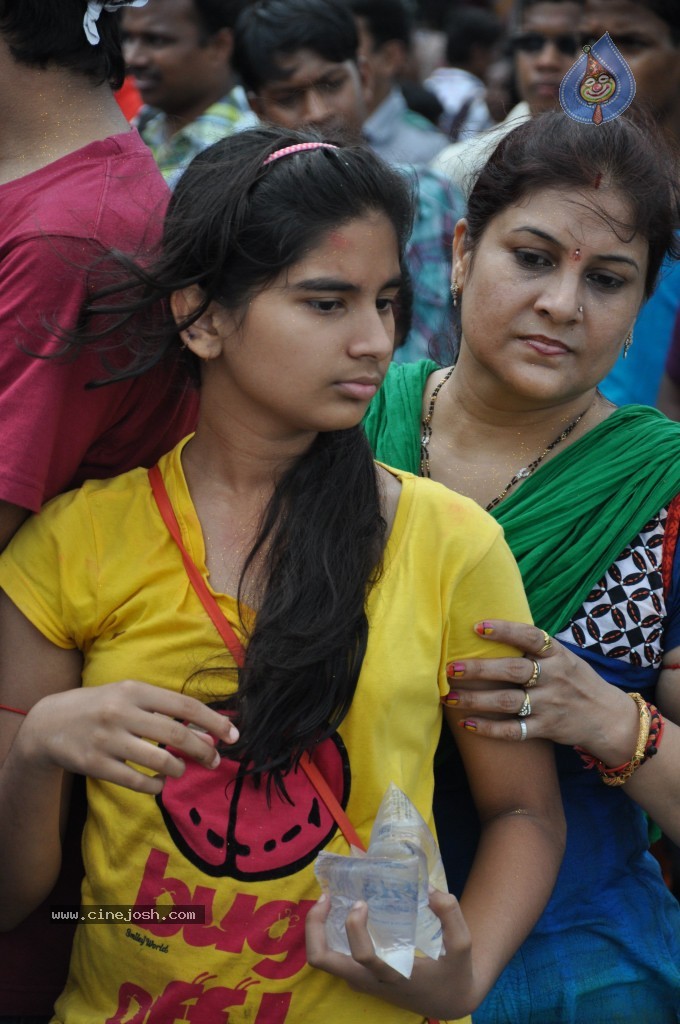 Ganesh Visarjan Photos at Hyd - 01 - 229 / 255 photos