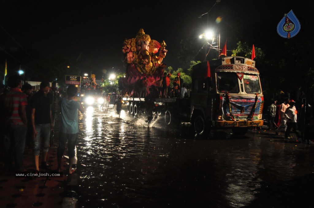 Ganesh Visarjan Photos at Hyd - 01 - 236 / 255 photos