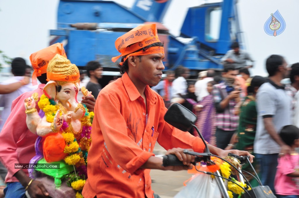 Ganesh Visarjan Photos at Hyd - 01 - 239 / 255 photos