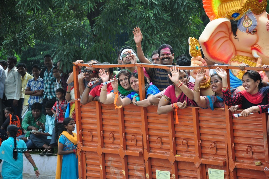 Ganesh Visarjan Photos at Hyd - 01 - 241 / 255 photos