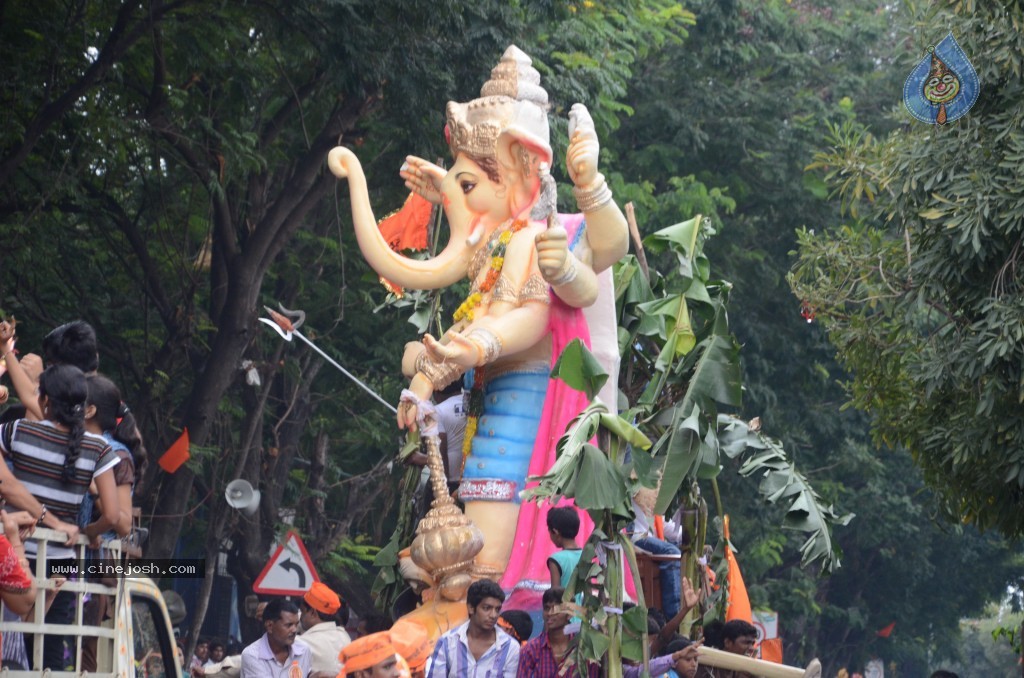 Ganesh Visarjan Photos at Hyd - 02 - 2 / 167 photos