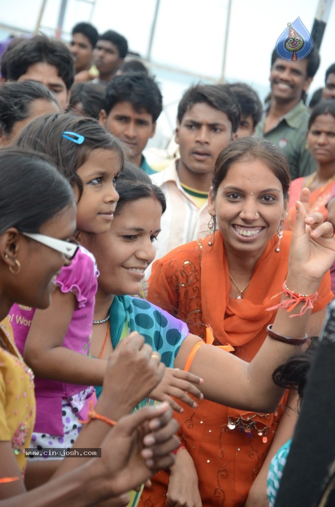 Ganesh Visarjan Photos at Hyd - 02 - 6 / 167 photos