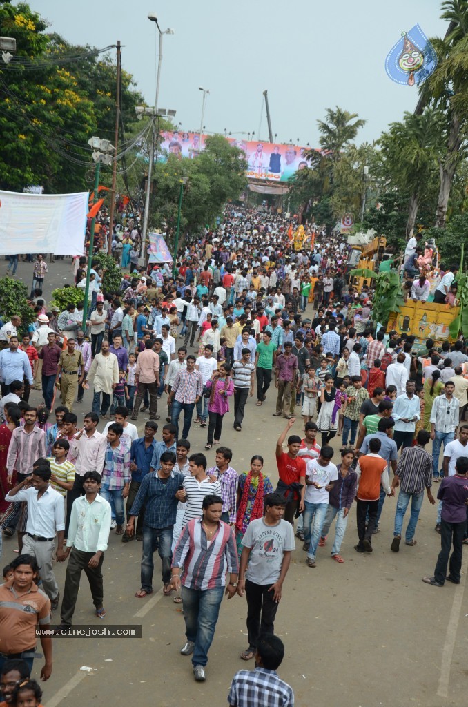 Ganesh Visarjan Photos at Hyd - 02 - 10 / 167 photos