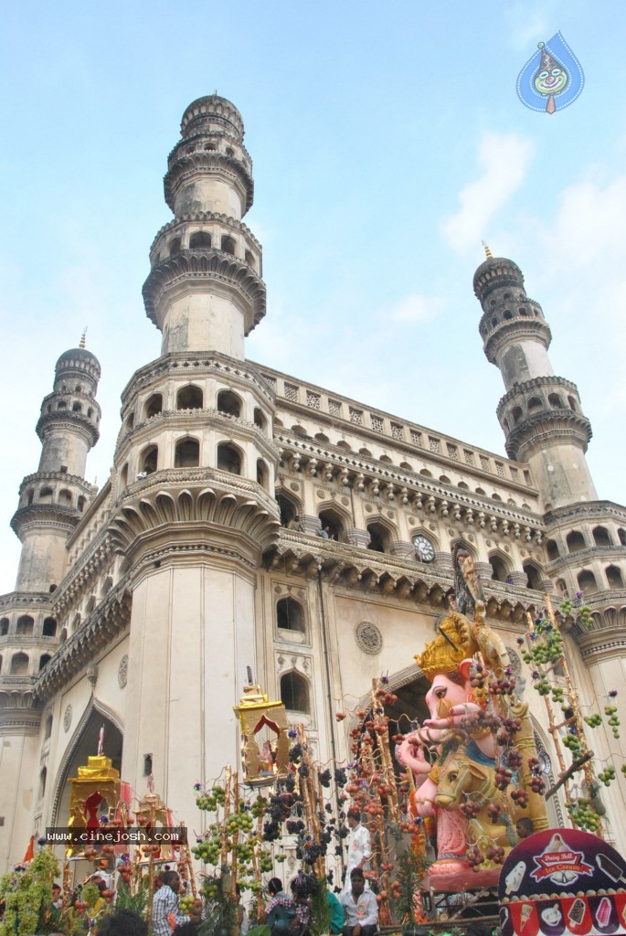 Ganesh Visarjan Photos at Hyd - 02 - 15 / 167 photos