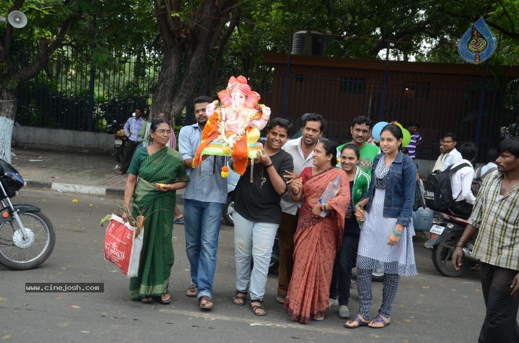 Ganesh Visarjan Photos at Hyd - 02 - 22 / 167 photos