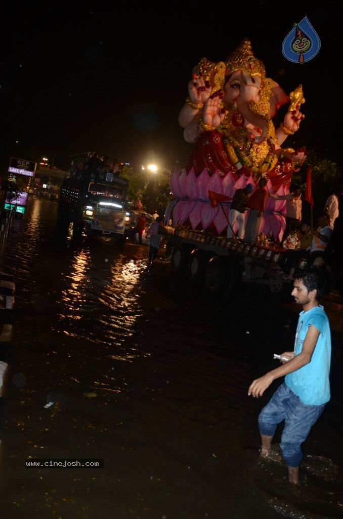 Ganesh Visarjan Photos at Hyd - 02 - 53 / 167 photos