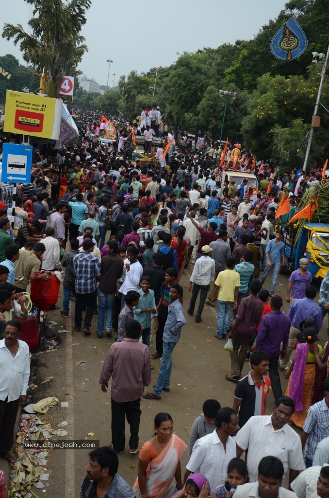 Ganesh Visarjan Photos at Hyd - 02 - 91 / 167 photos