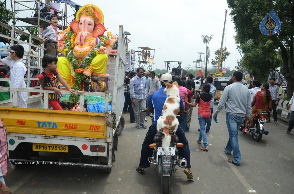 Ganesh Visarjan Photos at Hyd - 02 - 98 / 167 photos