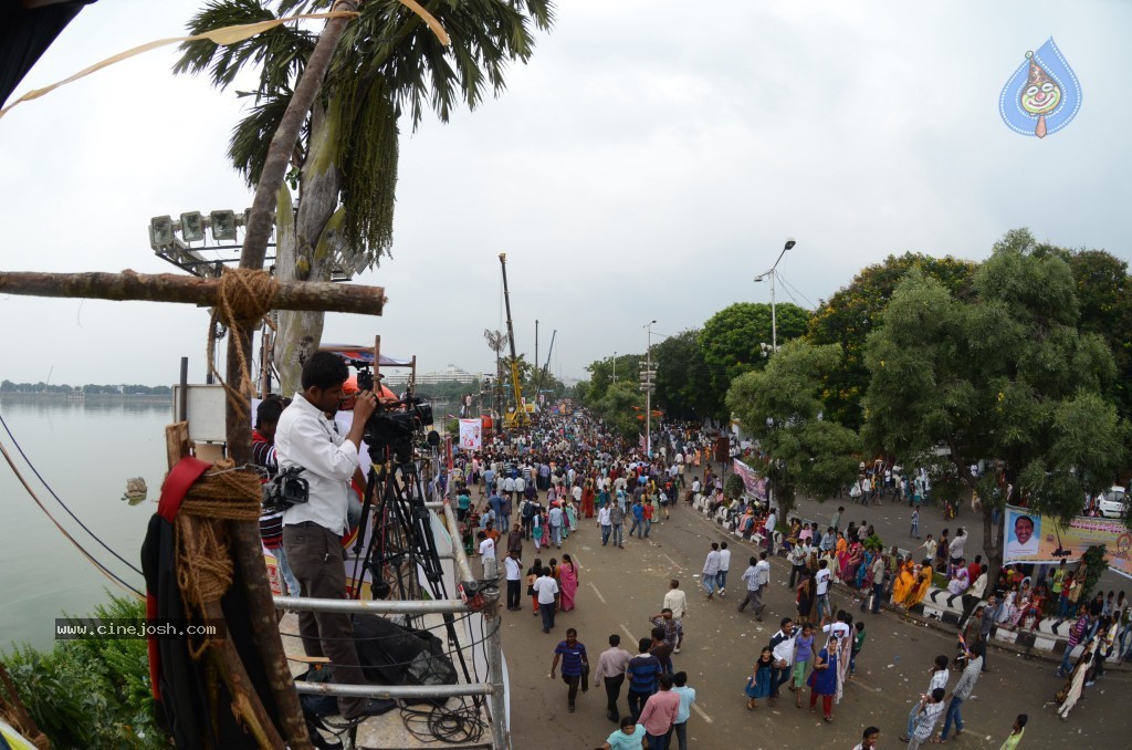 Ganesh Visarjan Photos at Hyd - 02 - 99 / 167 photos