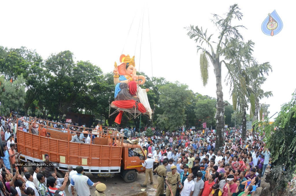 Ganesh Visarjan Photos at Hyd - 02 - 107 / 167 photos