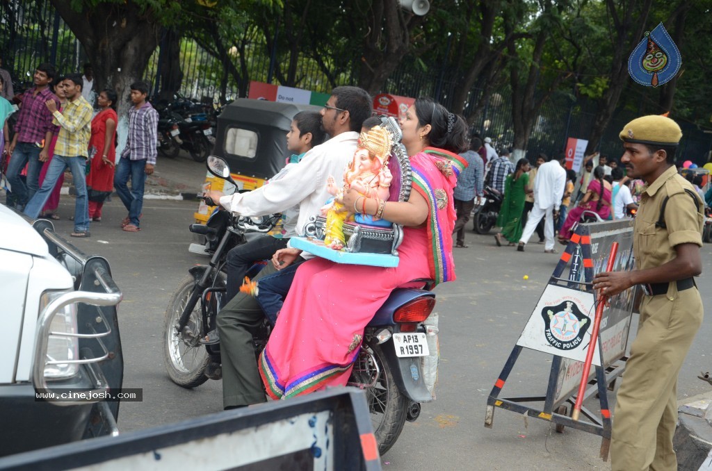 Ganesh Visarjan Photos at Hyd - 02 - 111 / 167 photos