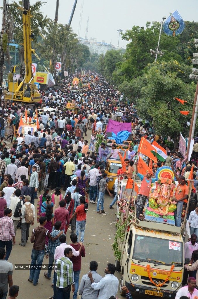 Ganesh Visarjan Photos at Hyd - 02 - 112 / 167 photos