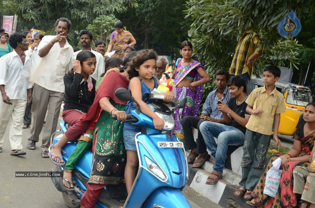 Ganesh Visarjan Photos at Hyd - 02 - 118 / 167 photos