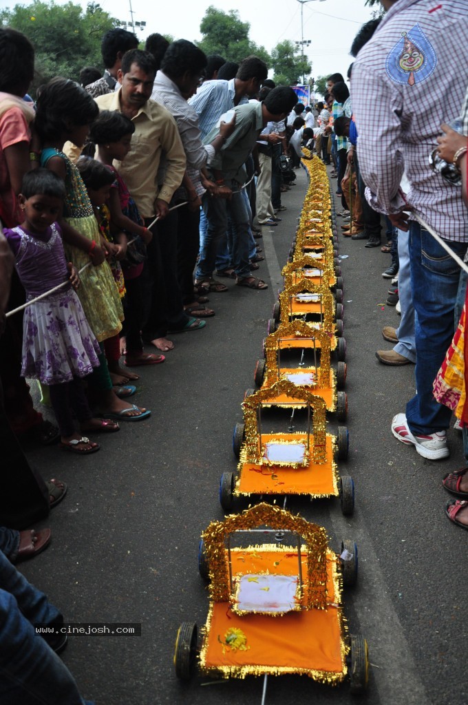 Ganesh Visarjan Photos at Hyd - 02 - 135 / 167 photos