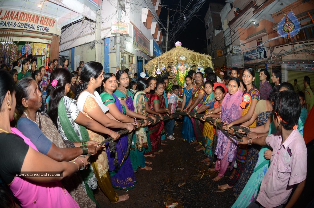 Ganesh Visarjan Photos at Hyd - 02 - 144 / 167 photos