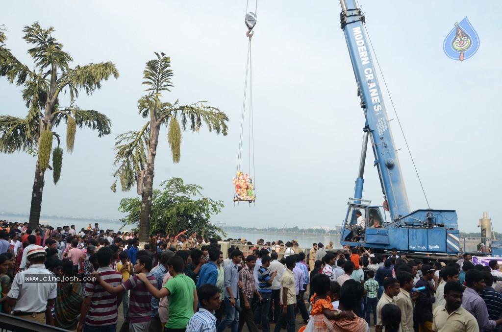 Ganesh Visarjan Photos at Hyd - 02 - 155 / 167 photos