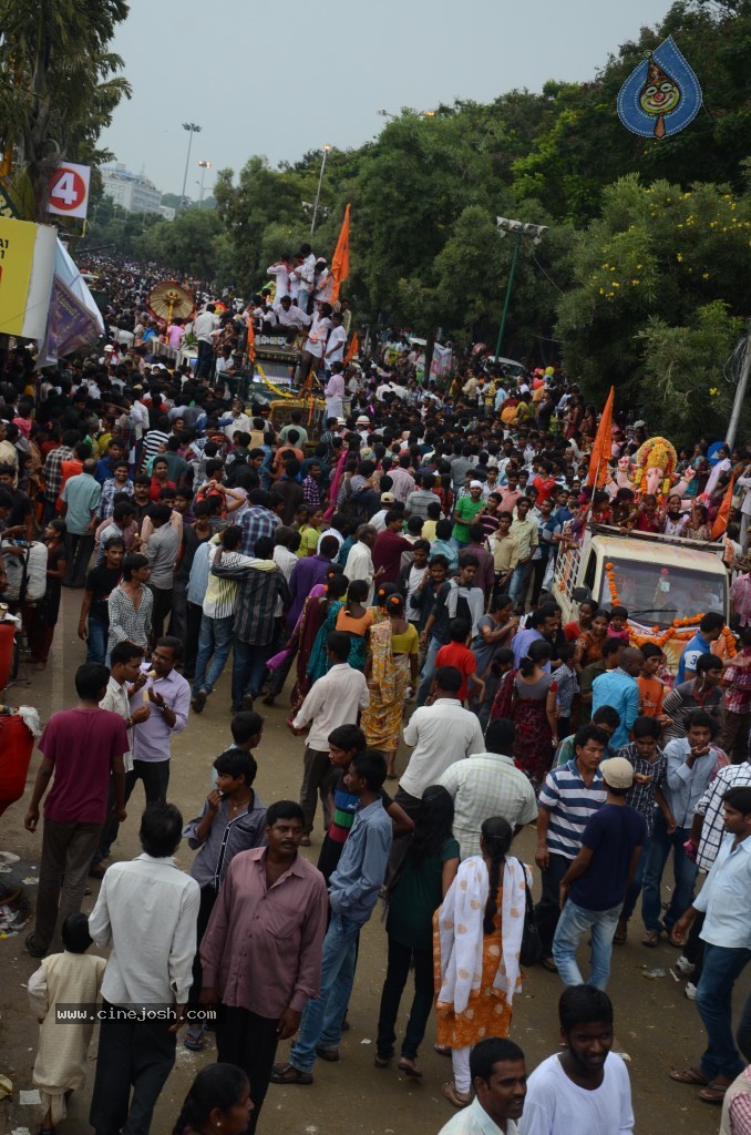 Ganesh Visarjan Photos at Hyd - 02 - 163 / 167 photos