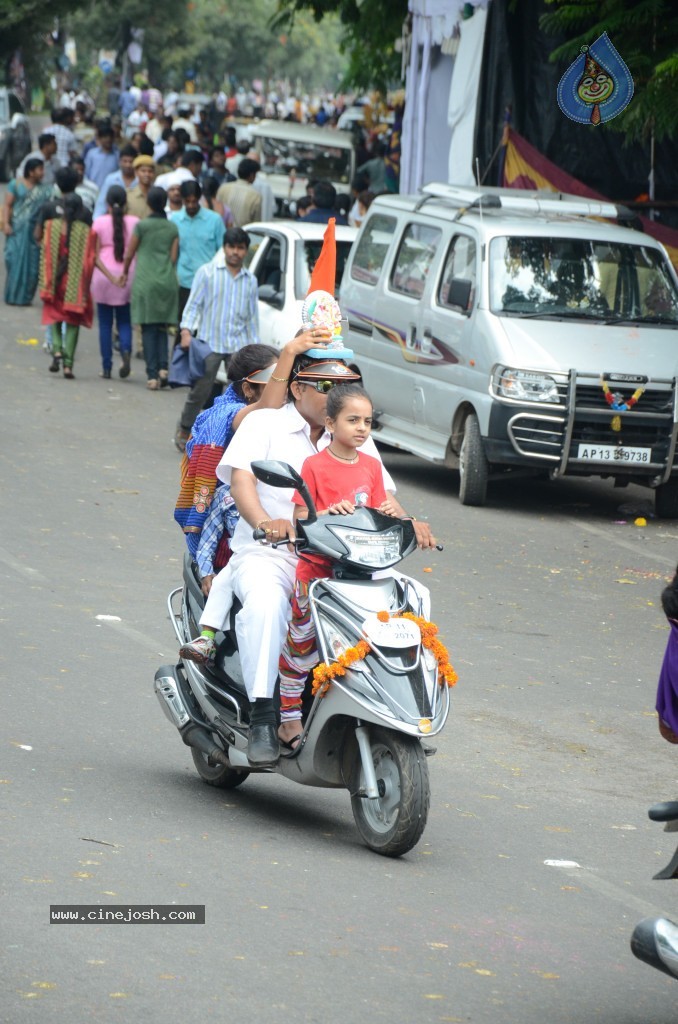 Ganesh Visarjan Photos at Hyd - 02 - 167 / 167 photos