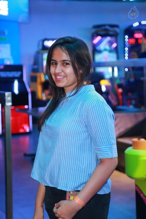Gaurav Bhutada Birthday Bash - 22 / 54 photos