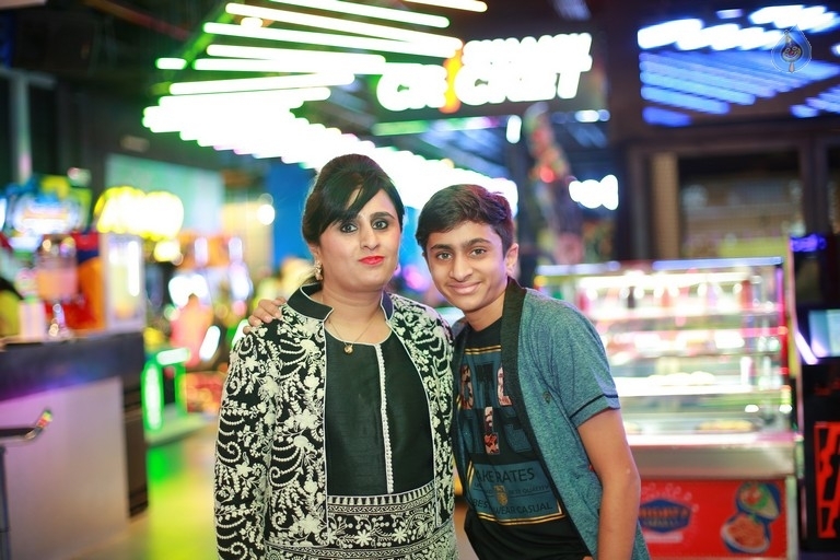 Gaurav Bhutada Birthday Bash - 31 / 54 photos