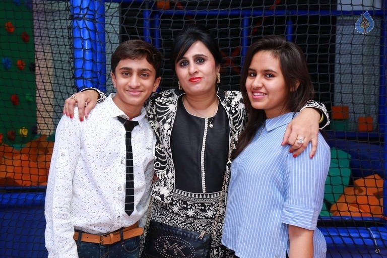 Gaurav Bhutada Birthday Bash - 53 / 54 photos