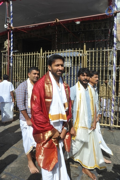 Gautham Nanda Team at Tirumala - 3 / 20 photos