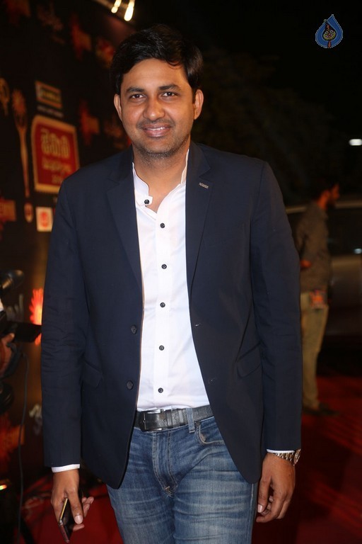 Gemini TV Puraskaralu 2016 Red Carpet 1 - 83 / 84 photos