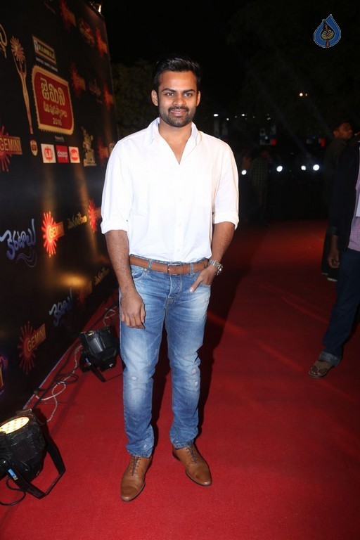 Gemini TV Puraskaralu 2016 Red Carpet 2 - 42 / 62 photos