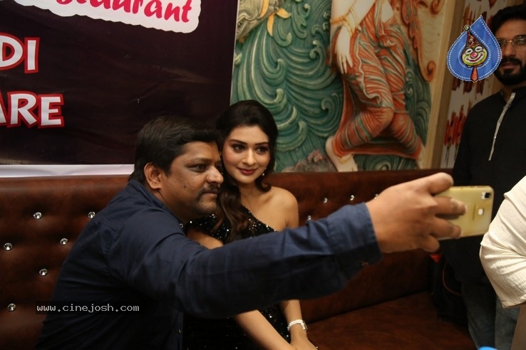 Girl Friend Arabian Mandi Restaurant Launch by Payal Rajput - 25 / 31 photos