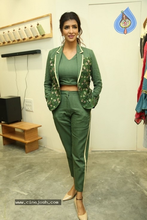 Grand Launch of  ENDLESS KNOT Handloom Store - 27 / 55 photos
