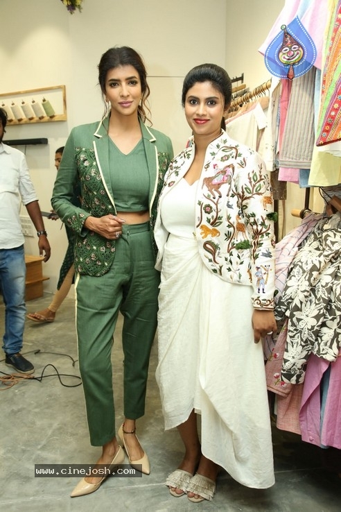 Grand Launch of  ENDLESS KNOT Handloom Store - 41 / 55 photos