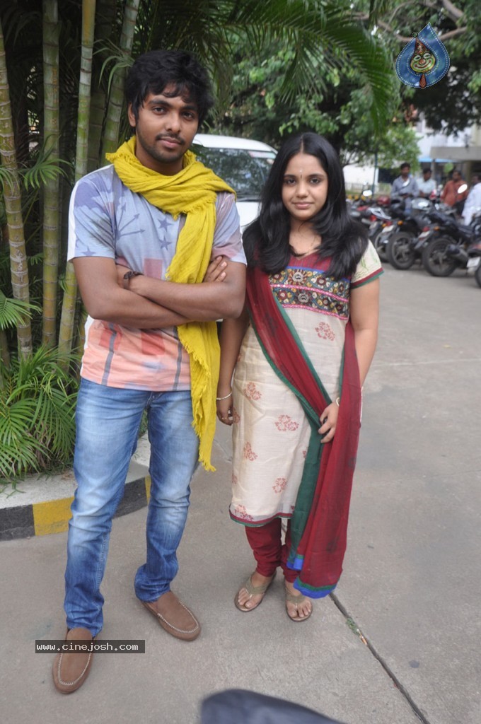 GV Prakash and Saindhavi PM - 2 / 31 photos
