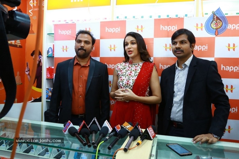 Happi Mobiles Grand Store Launched By Actress Lavanya Tripathi - 14 / 20 photos