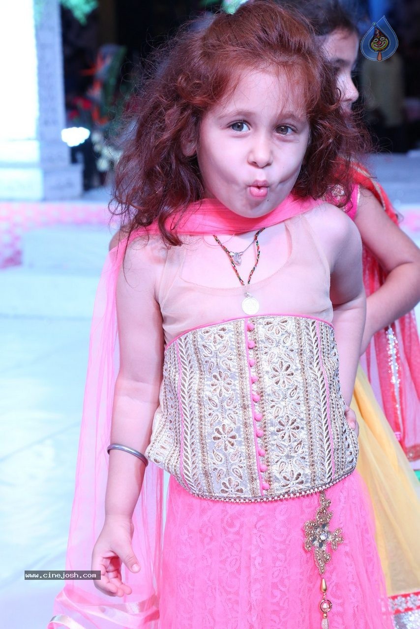 Harmeet and Rashmit Engagement Ceremony - 77 / 186 photos