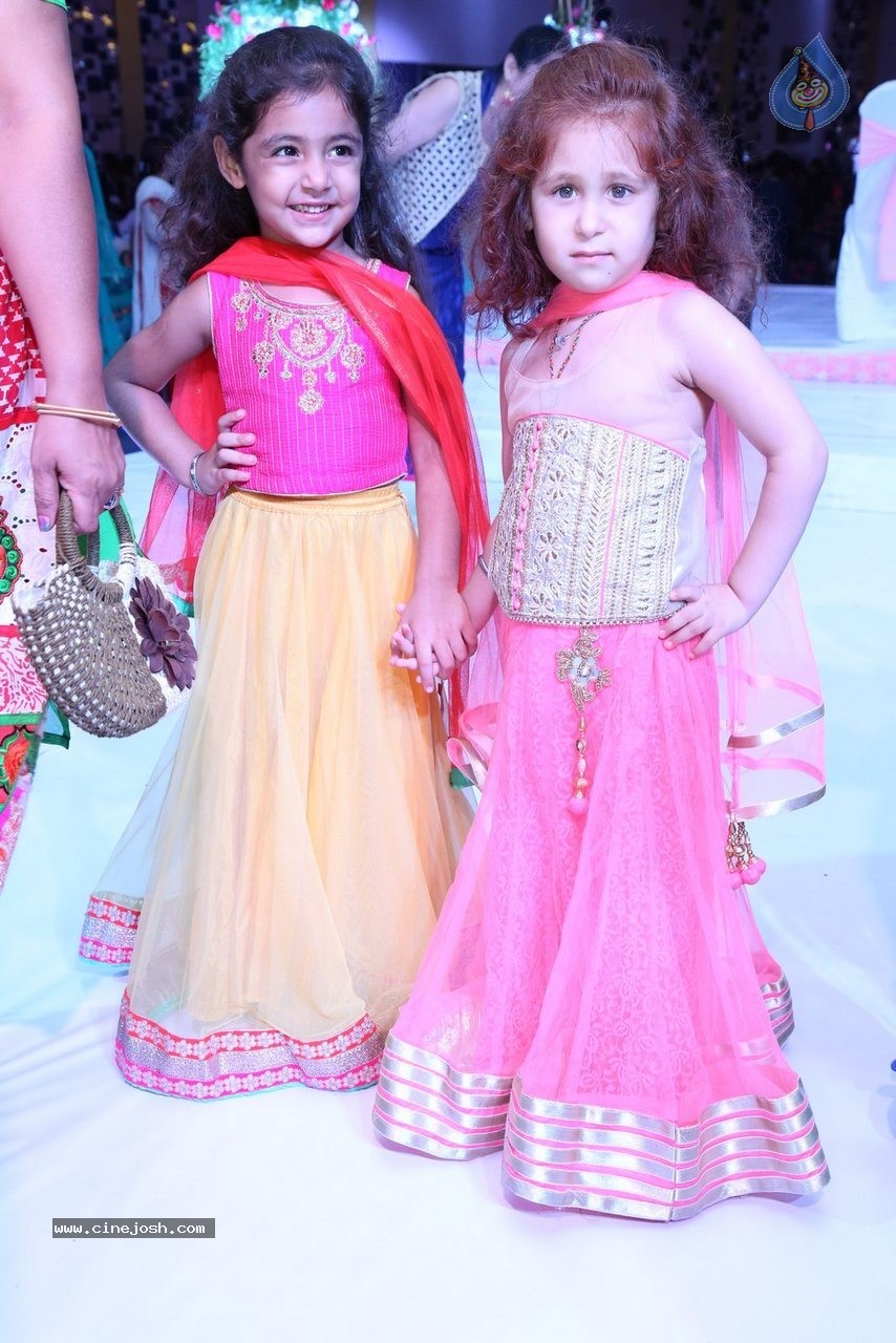 Harmeet and Rashmit Engagement Ceremony - 85 / 186 photos