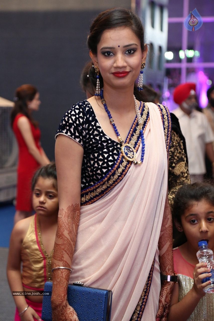 Harmeet and Rashmit Engagement Ceremony - 103 / 186 photos