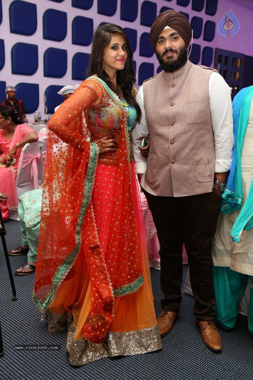 Harmeet and Rashmit Engagement Ceremony - 130 / 186 photos