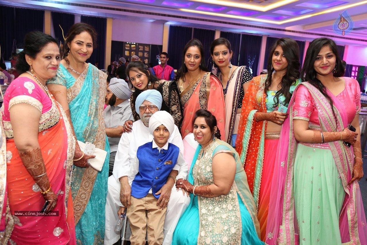 Harmeet and Rashmit Engagement Ceremony - 150 / 186 photos
