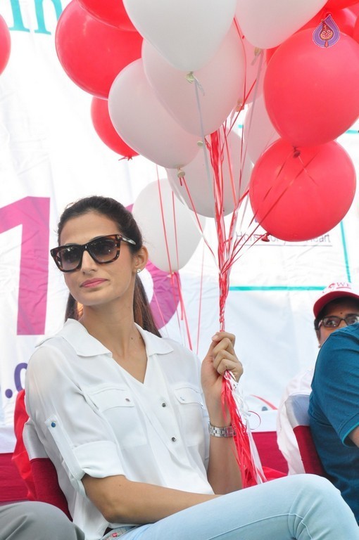 Health Minister Laxma Reddy Flagged off COWE Walkathon - 33 / 40 photos