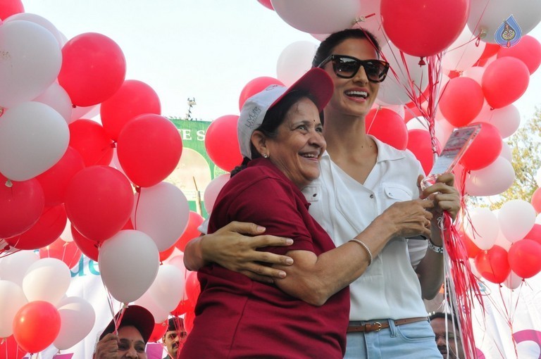 Health Minister Laxma Reddy Flagged off COWE Walkathon - 36 / 40 photos
