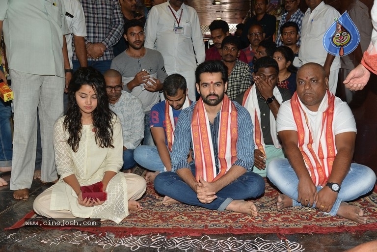 Hello Guru Prema Kosame Team In Vijayawada Kanaka Durga Temple - 13 / 21 photos