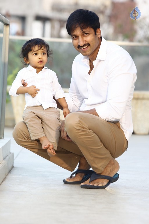 Hero Gopichand with Son Virat Krishna - 1 / 1 photos