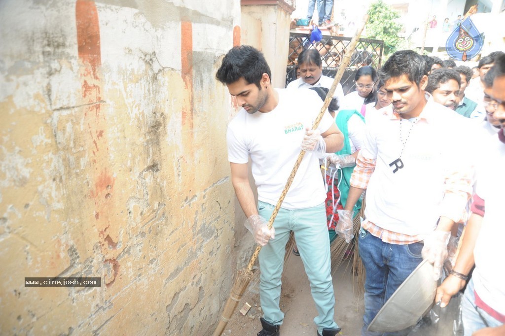 Hero Ram Swachh Bharat Event at Srinagar Colony - 10 / 66 photos