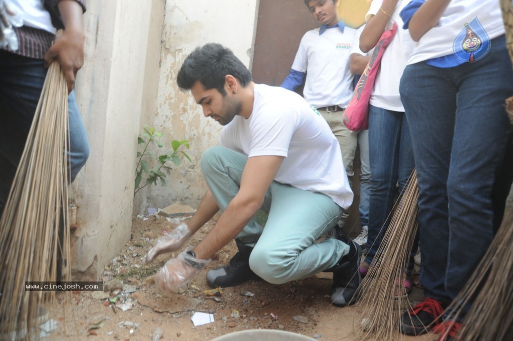 Hero Ram Swachh Bharat Event at Srinagar Colony - 30 / 66 photos