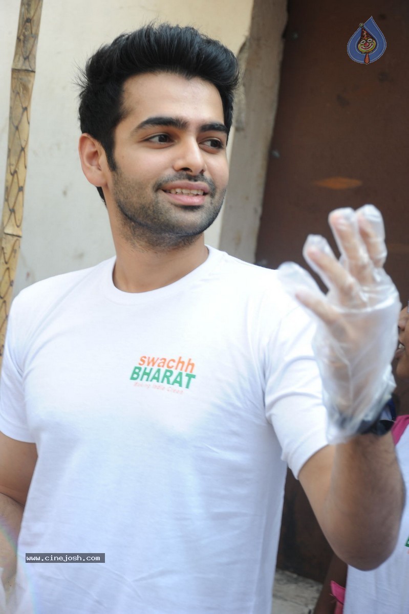 Hero Ram Swachh Bharat Event at Srinagar Colony - 35 / 66 photos