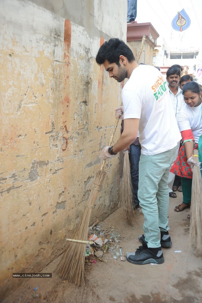 Hero Ram Swachh Bharat Event at Srinagar Colony - 48 / 66 photos