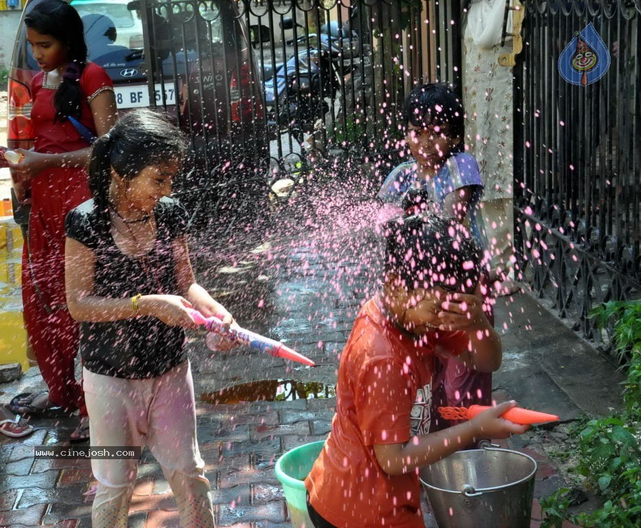 Holi 2014 Celebrations in Hyderabad - 8 / 151 photos