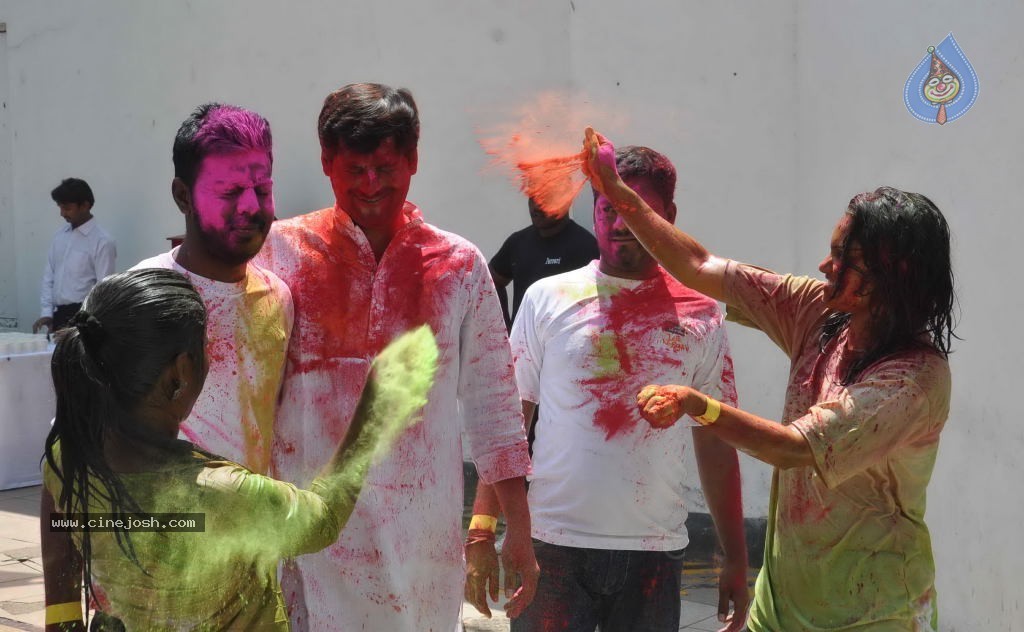 Holi 2014 Celebrations in Hyderabad - 30 / 151 photos