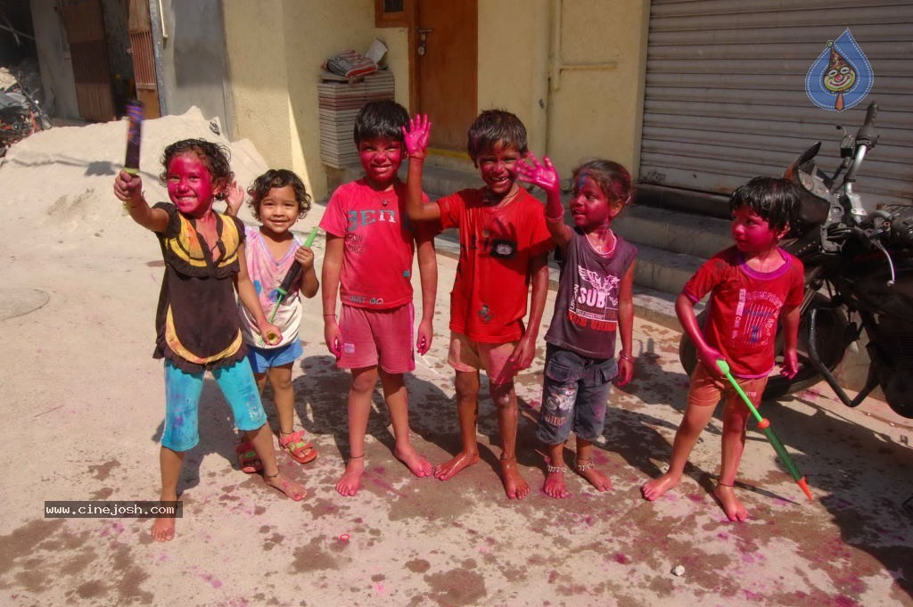 Holi 2014 Celebrations in Hyderabad - 41 / 151 photos