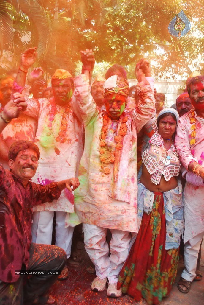 Holi 2014 Celebrations in Hyderabad - 51 / 151 photos